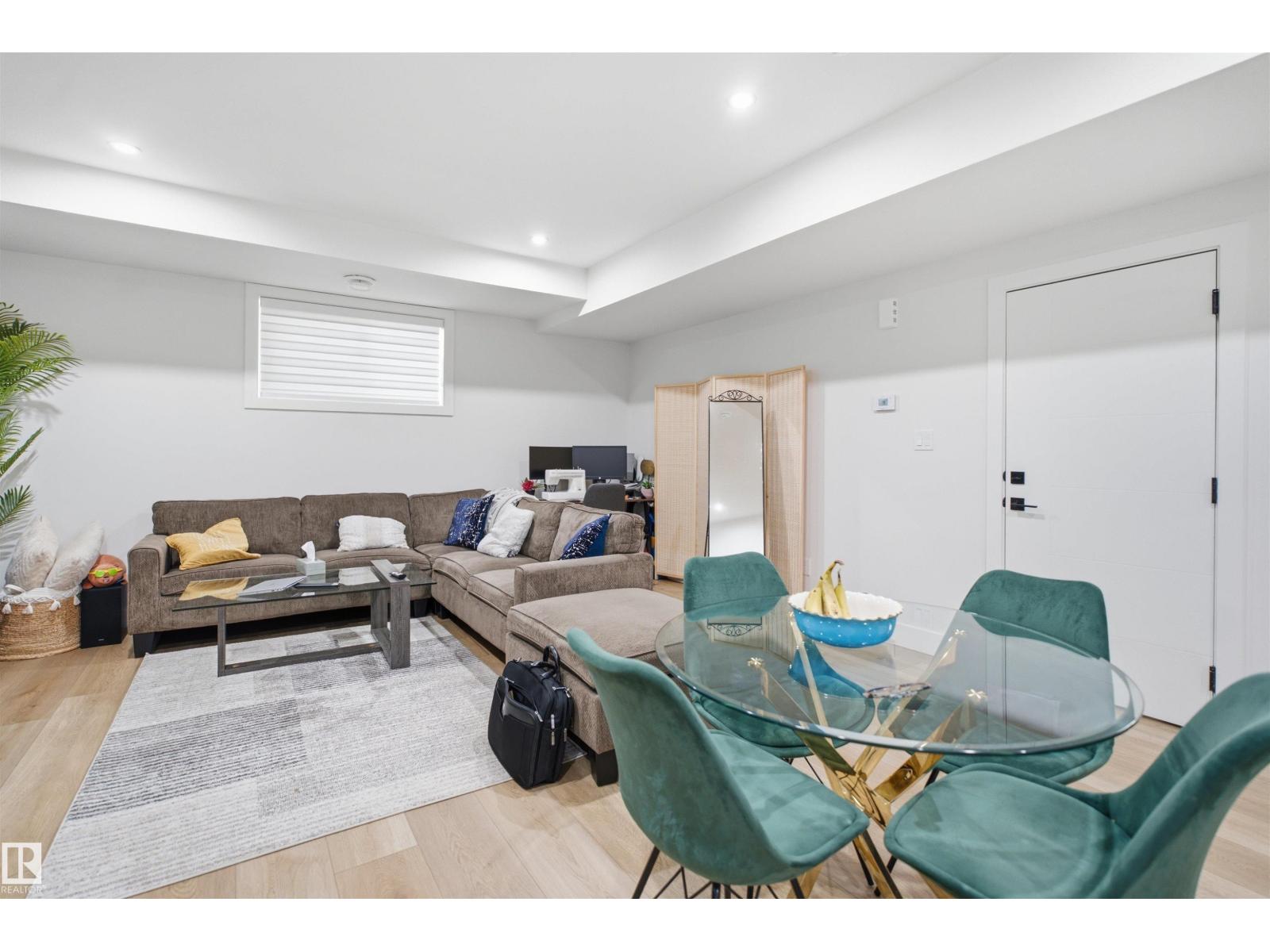 304 33 AV NW - 52