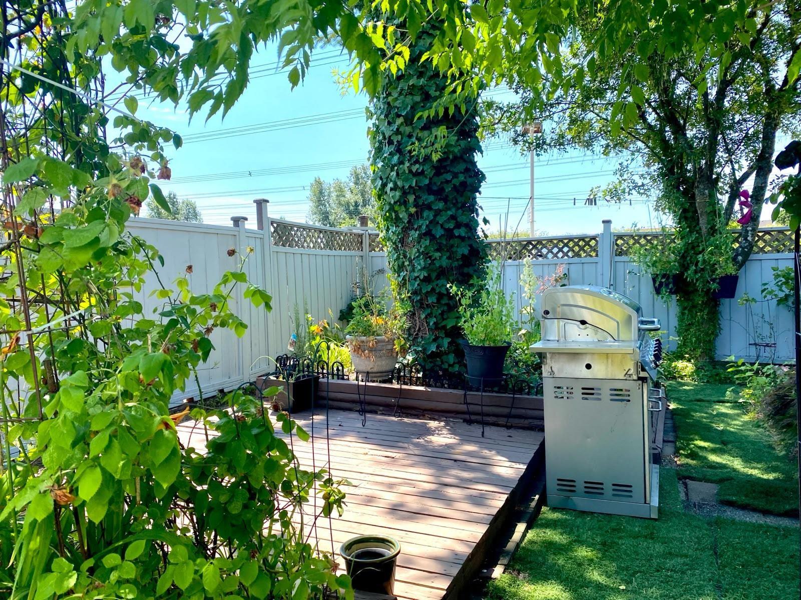 3 Bed, 2 Bath House for Sale in Surrey – 43 8555 KING GEORGE BOULEVARD, Surrey – MLS# R3149063 - Image 17