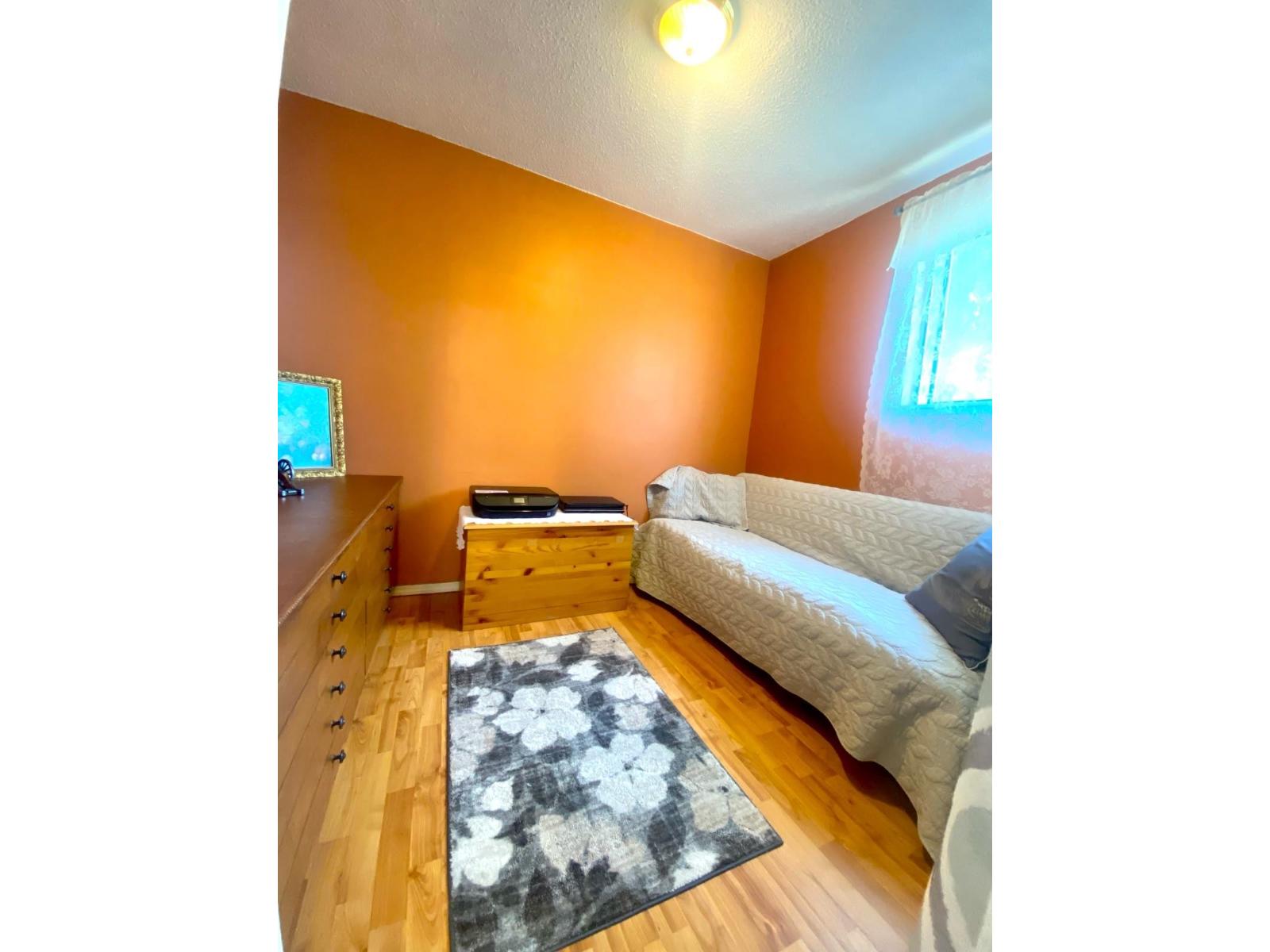 3 Bed, 2 Bath House for Sale in Surrey – 43 8555 KING GEORGE BOULEVARD, Surrey – MLS# R3149063 - Image 18