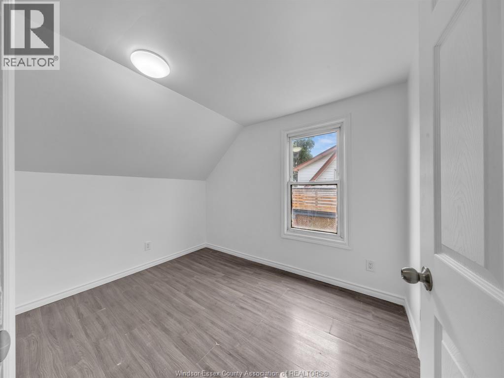1096 HALL - 27
