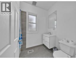 1096 Hall, Windsor, ON N9A2M7 Photo 13