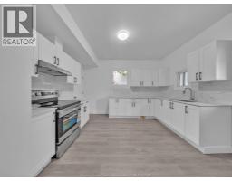 1096 Hall, Windsor, ON N9A2M7 Photo 15
