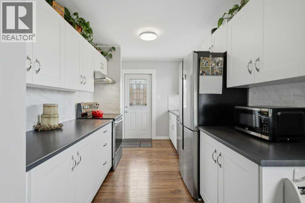 5028 48 Avenue - 5