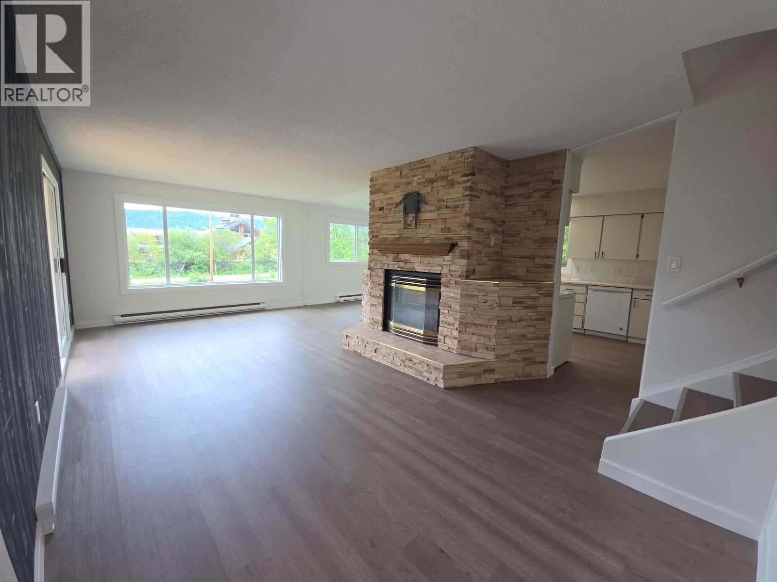 6640 Lakeshore Drive - 4
