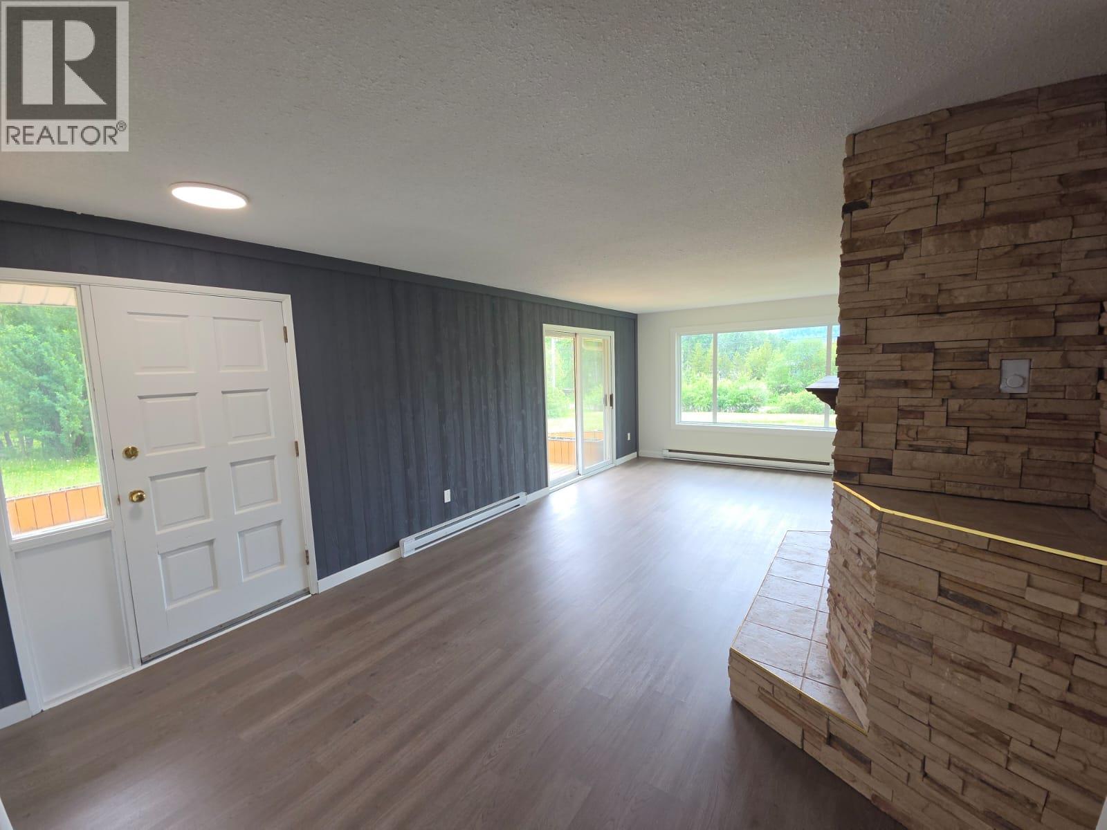 6640 Lakeshore Drive - 8