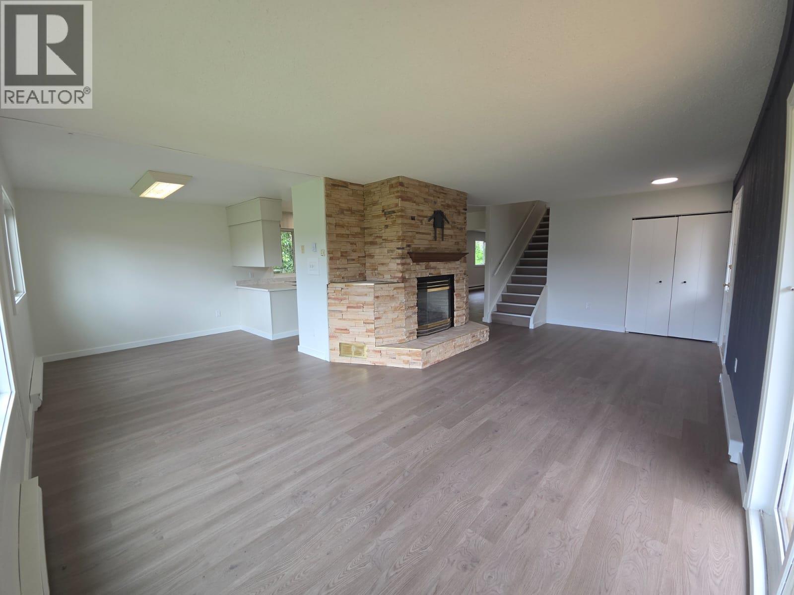 6640 Lakeshore Drive - 9