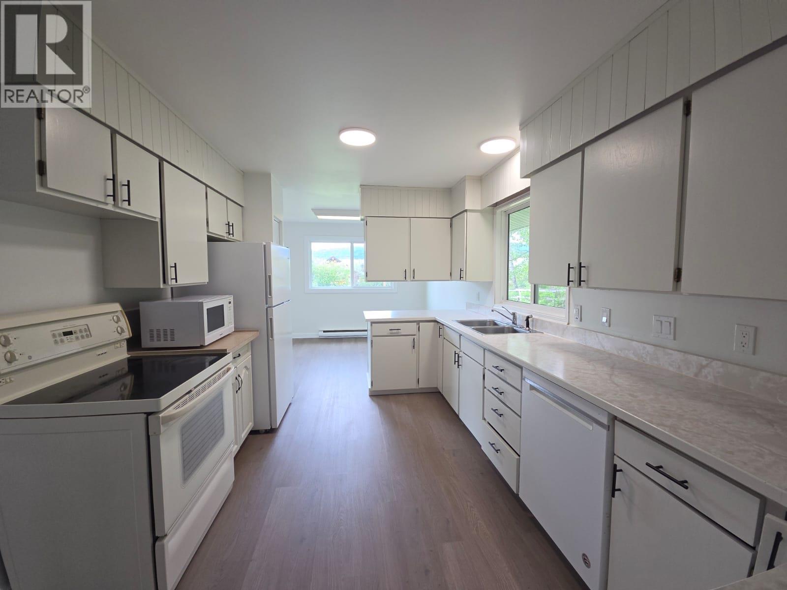 6640 Lakeshore Drive - 5