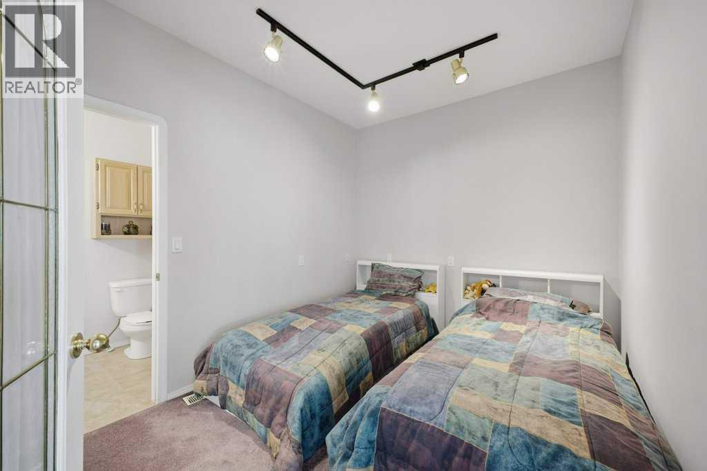 54 Lord Close - 26