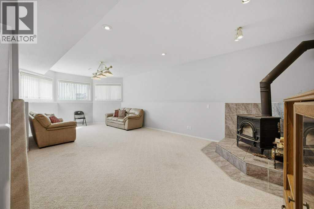 54 Lord Close - 32