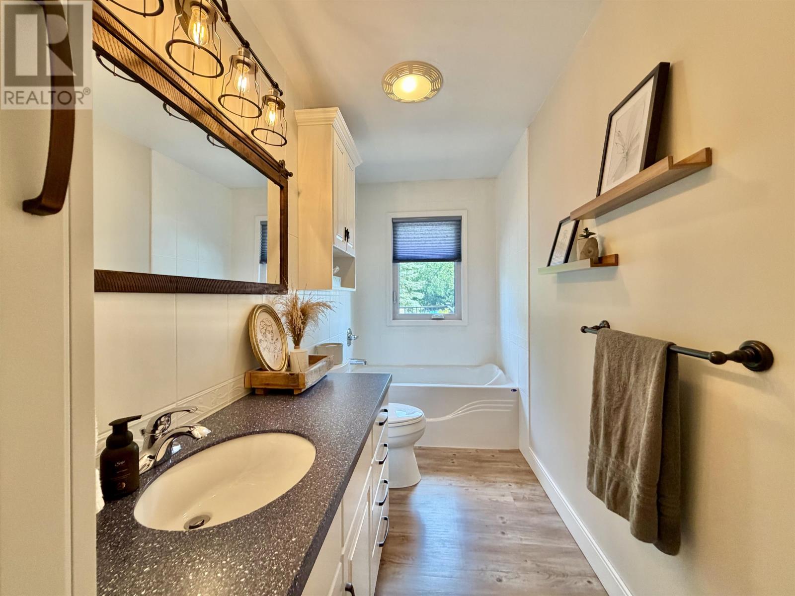 358 Daniel AVE - 19