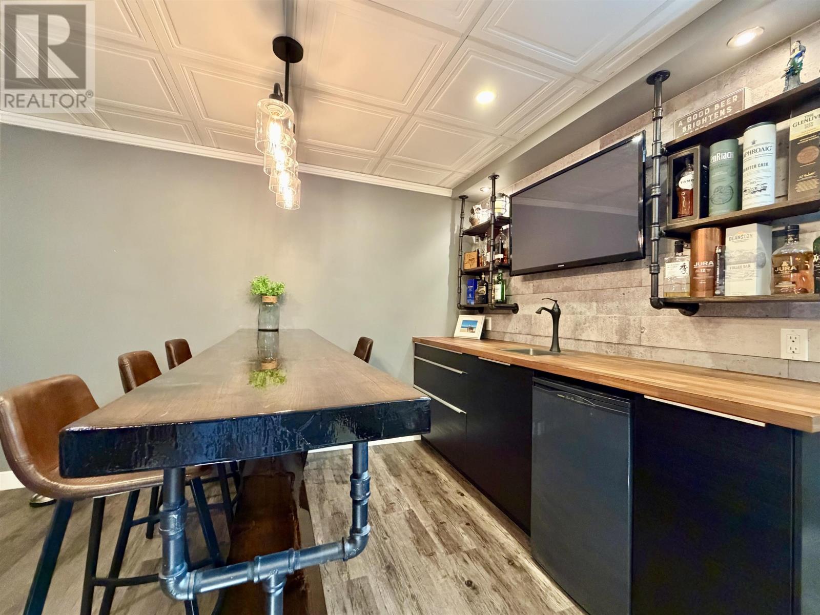 358 Daniel AVE - 22