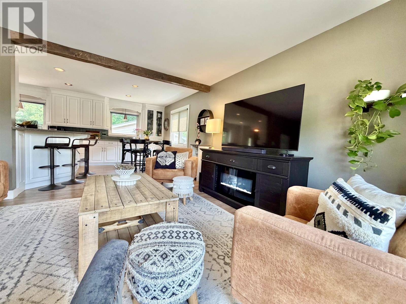 358 Daniel AVE - 7