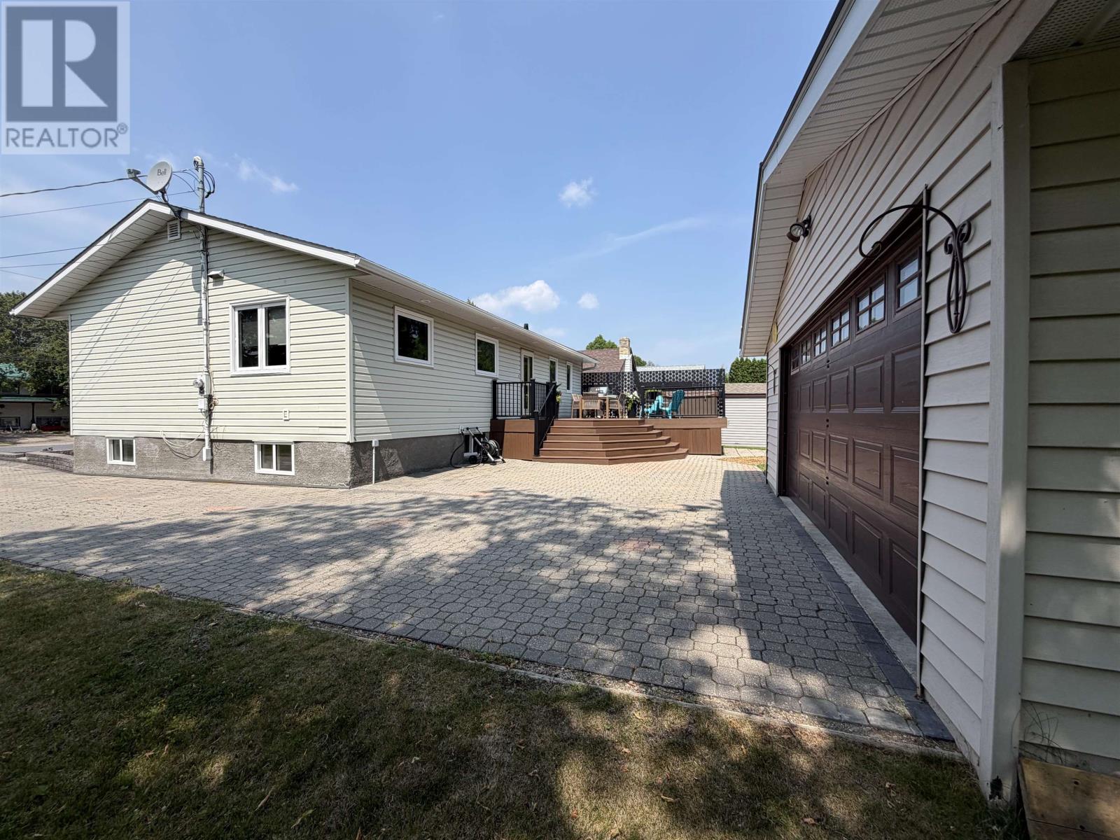 358 Daniel AVE - 32