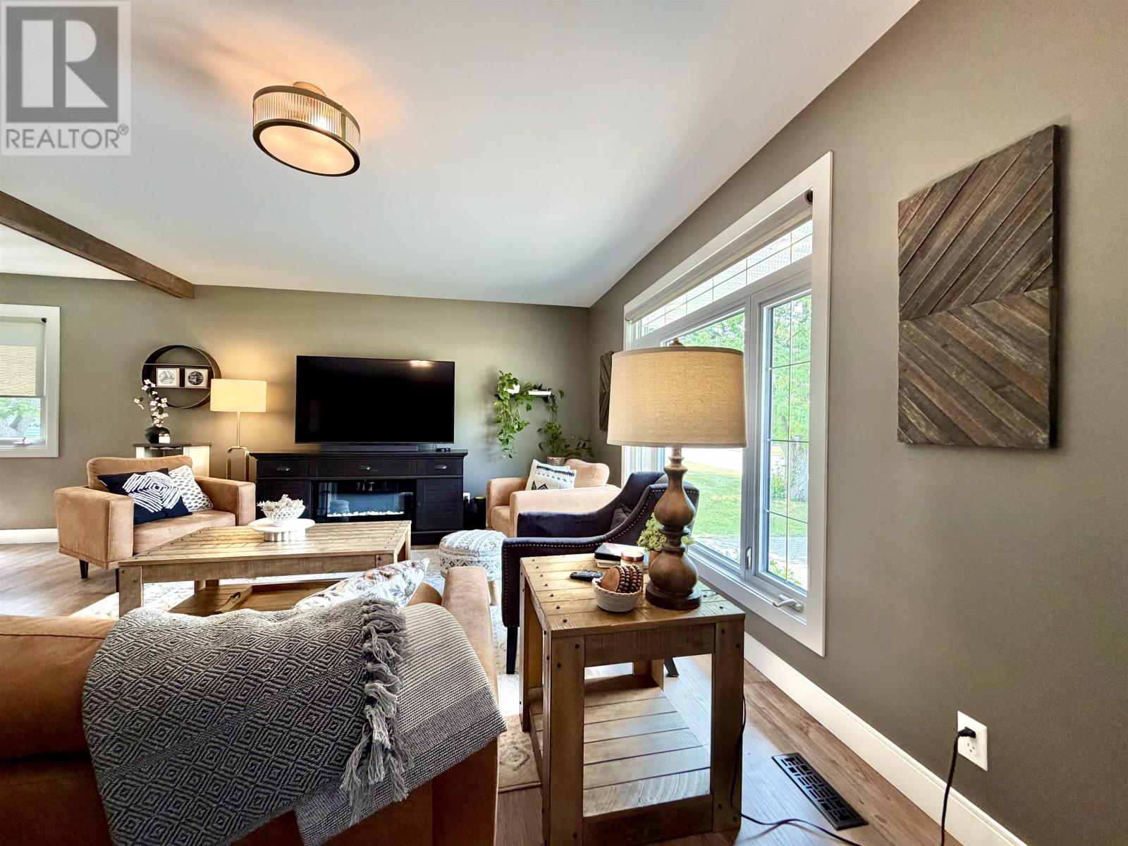 358 Daniel AVE - 5