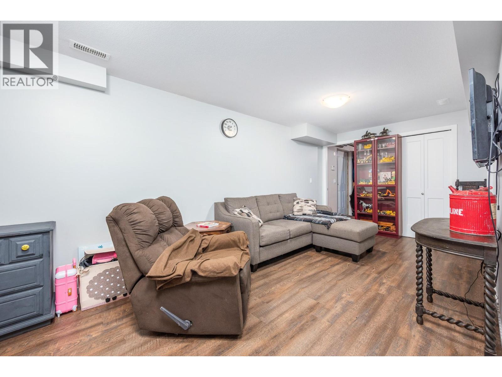 6596 Lavington Way - 21