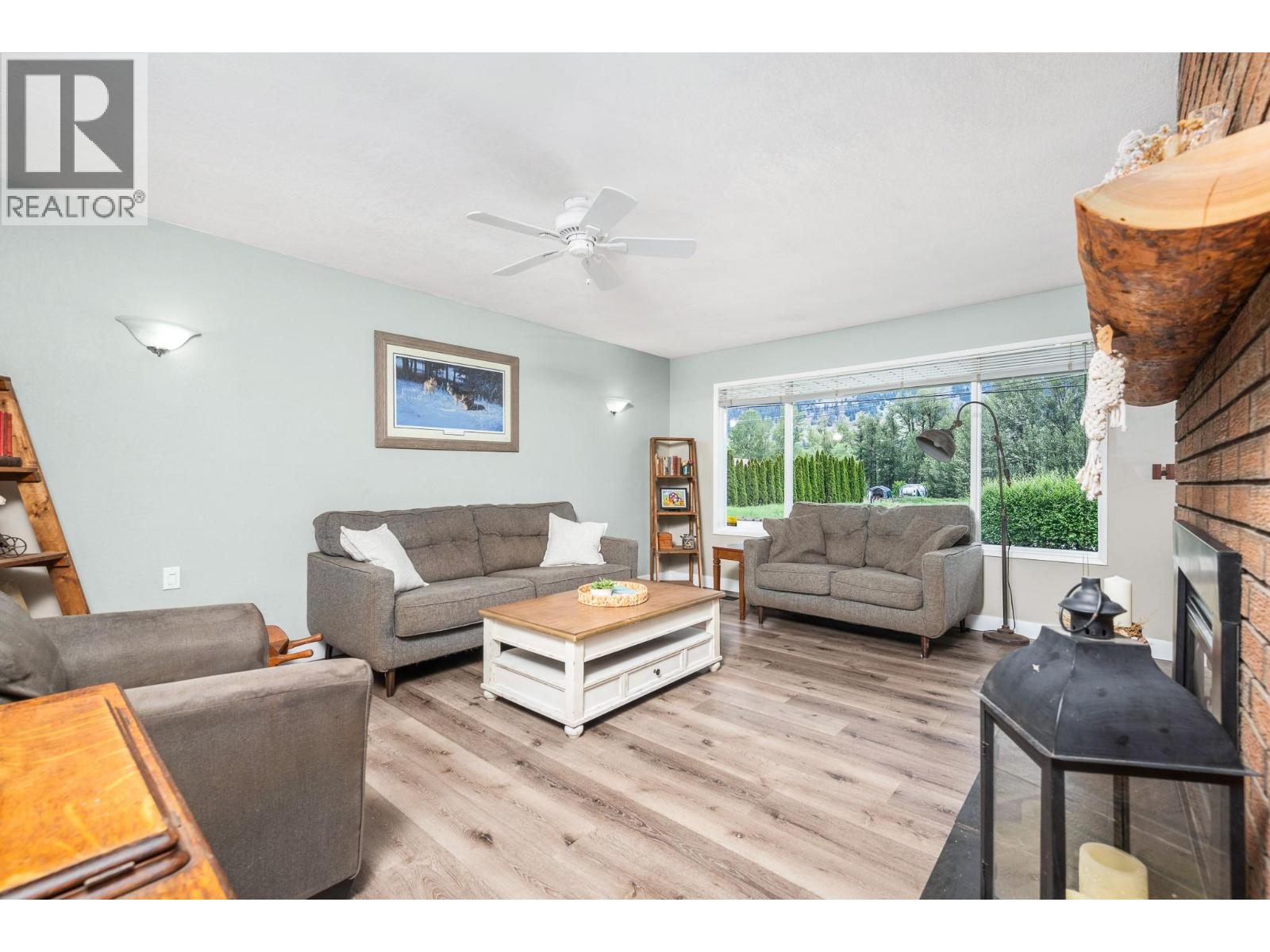 6596 Lavington Way - 8