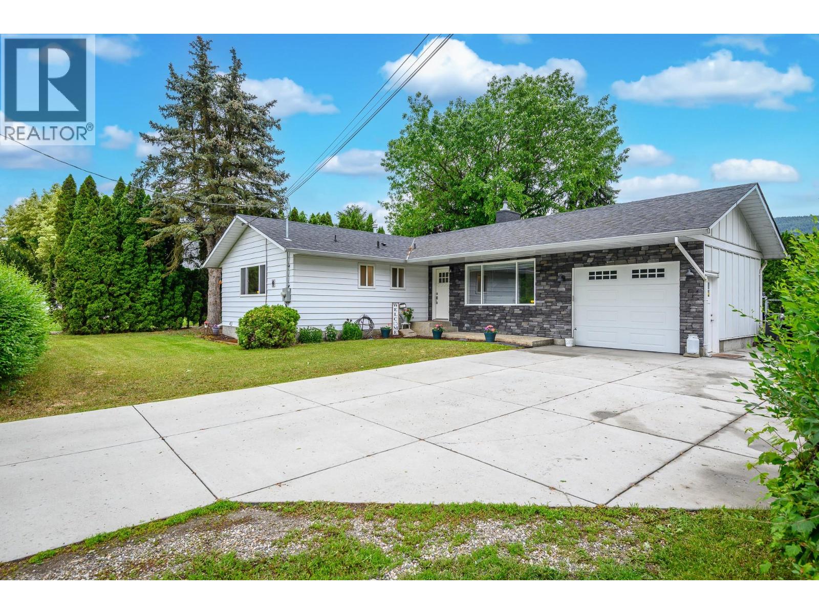 6596 Lavington Way - 1