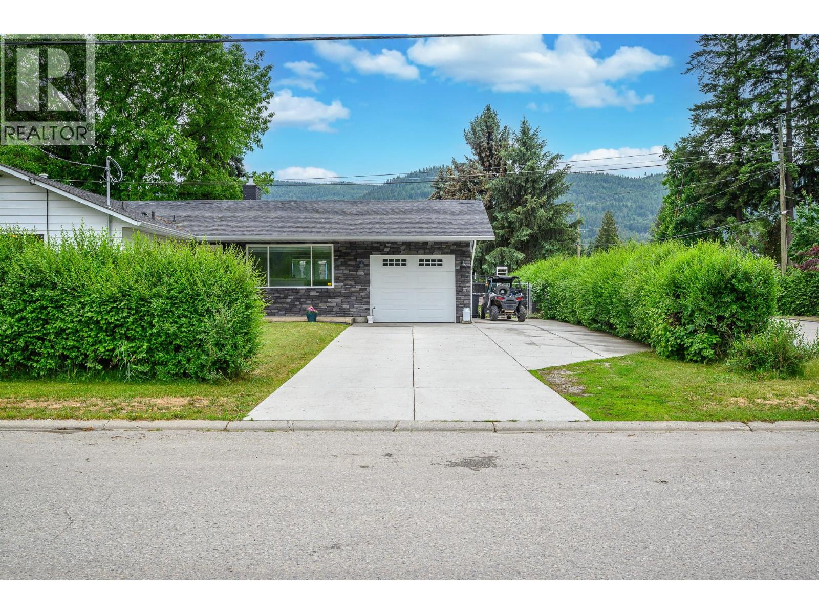 6596 Lavington Way - 3