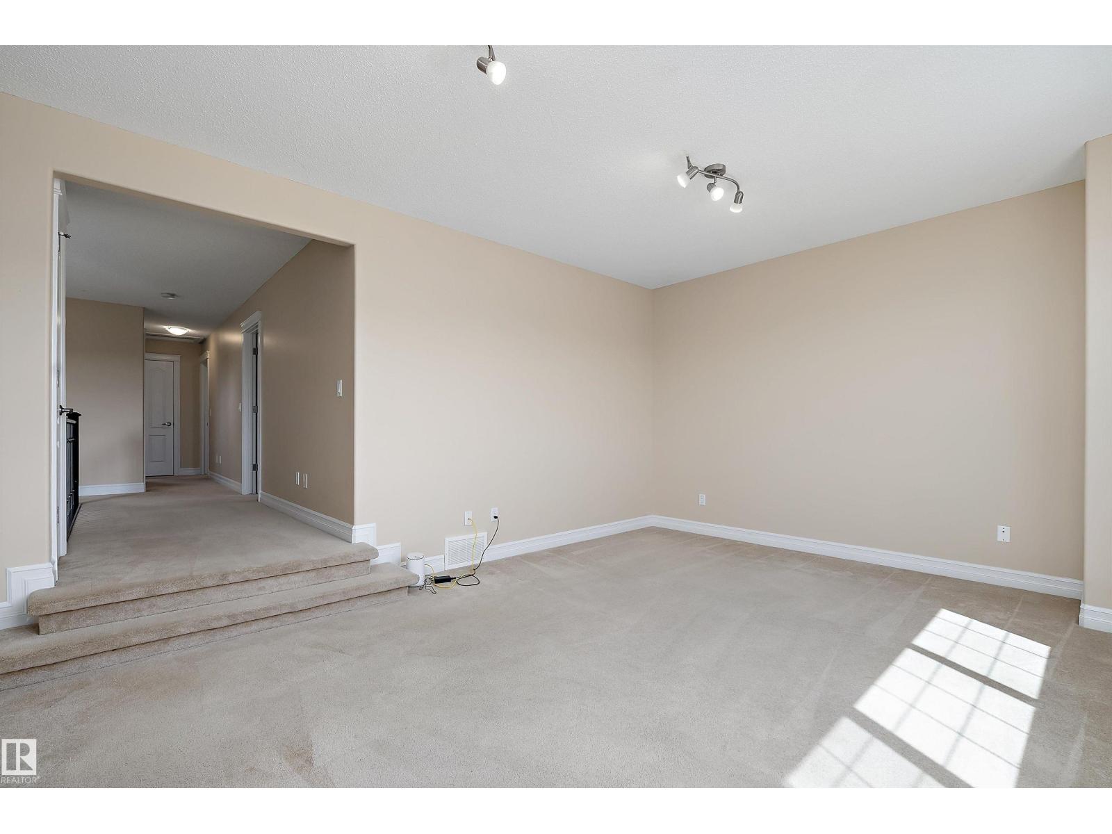17330 8A AV SW - 27