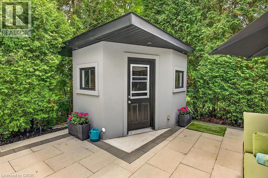 26 FREELAND Court - 40