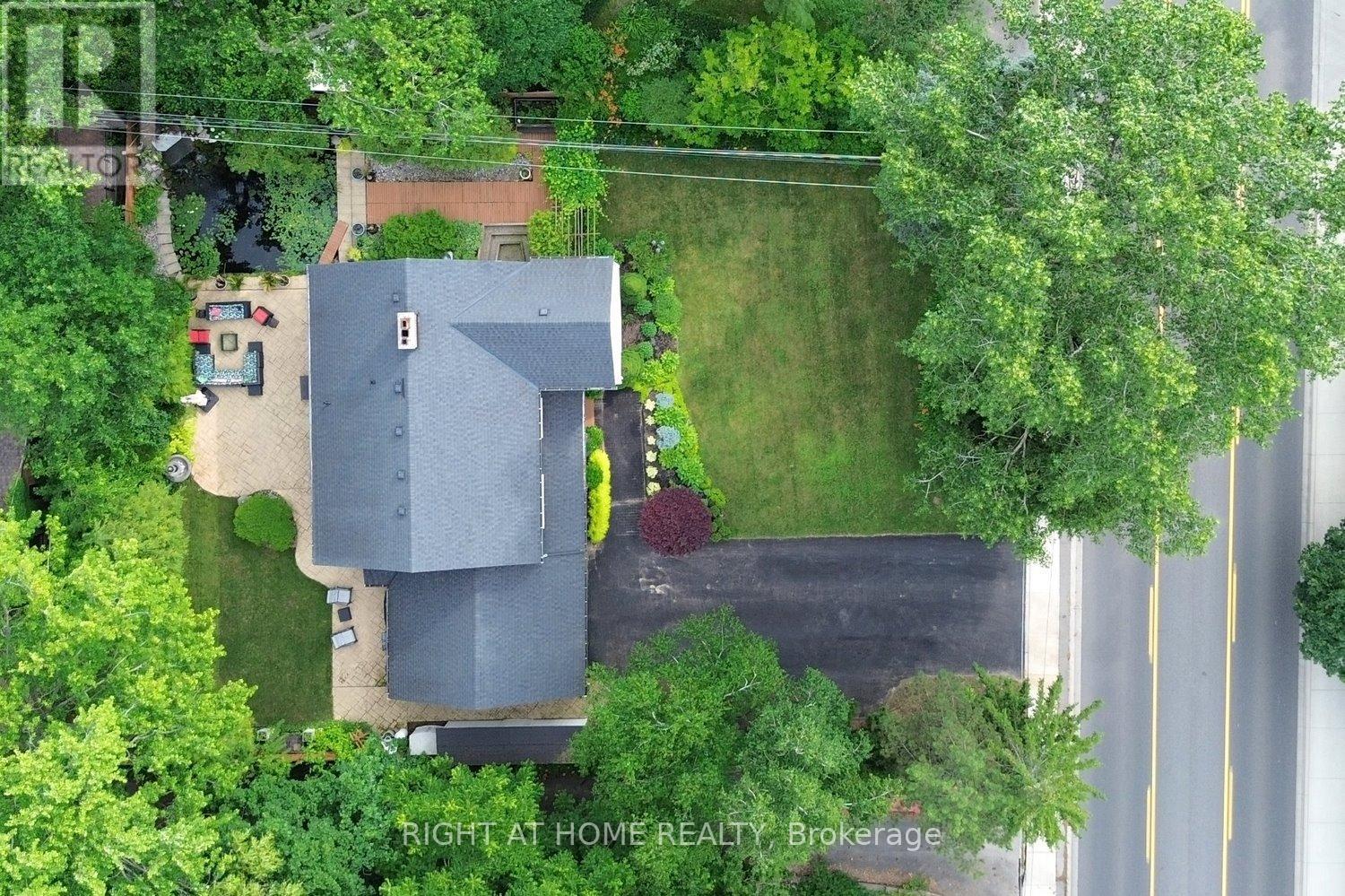 4299 LAKESHORE ROAD - 35