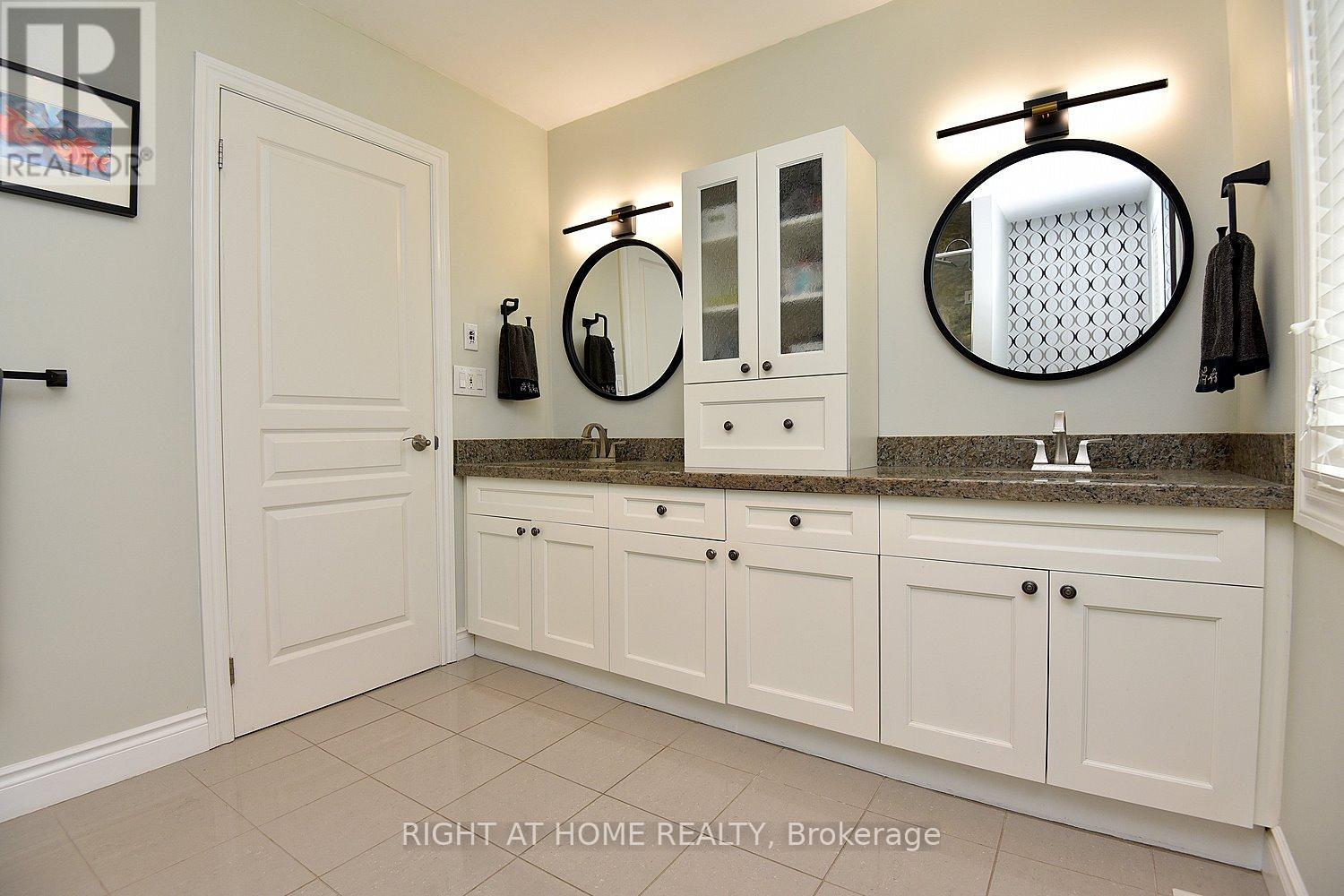 4299 LAKESHORE ROAD - 26