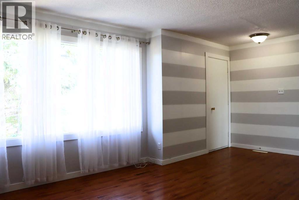 4812 53 Avenue - 11