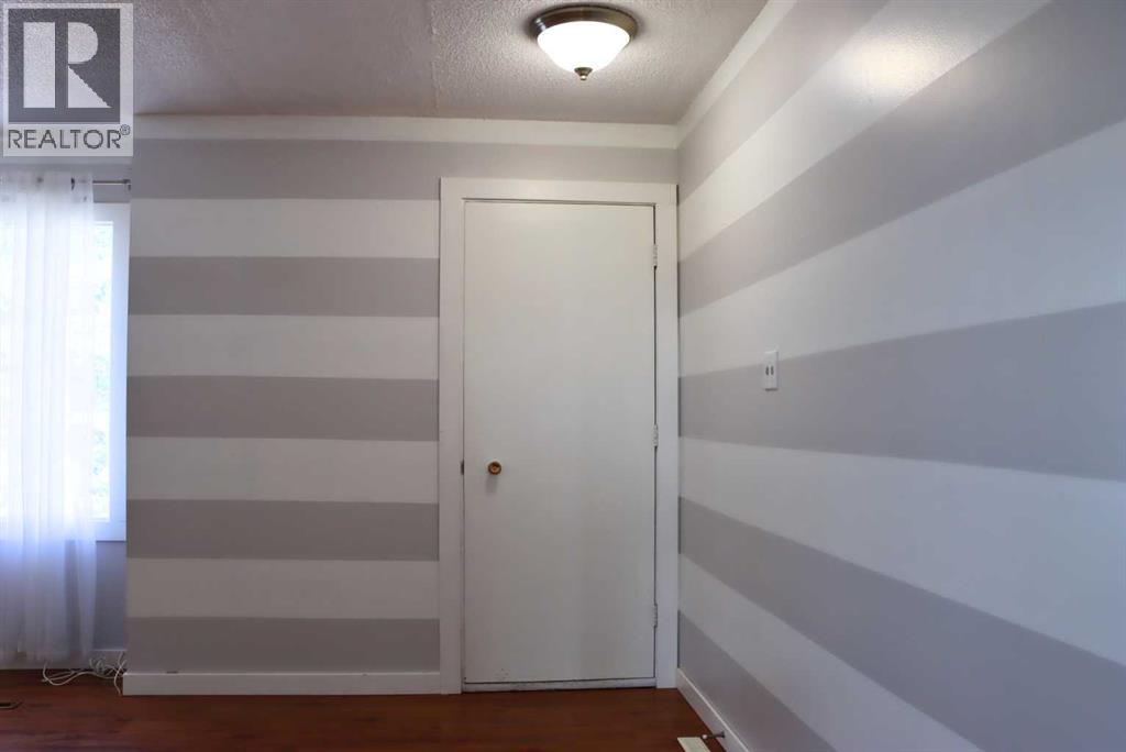 4812 53 Avenue - 12
