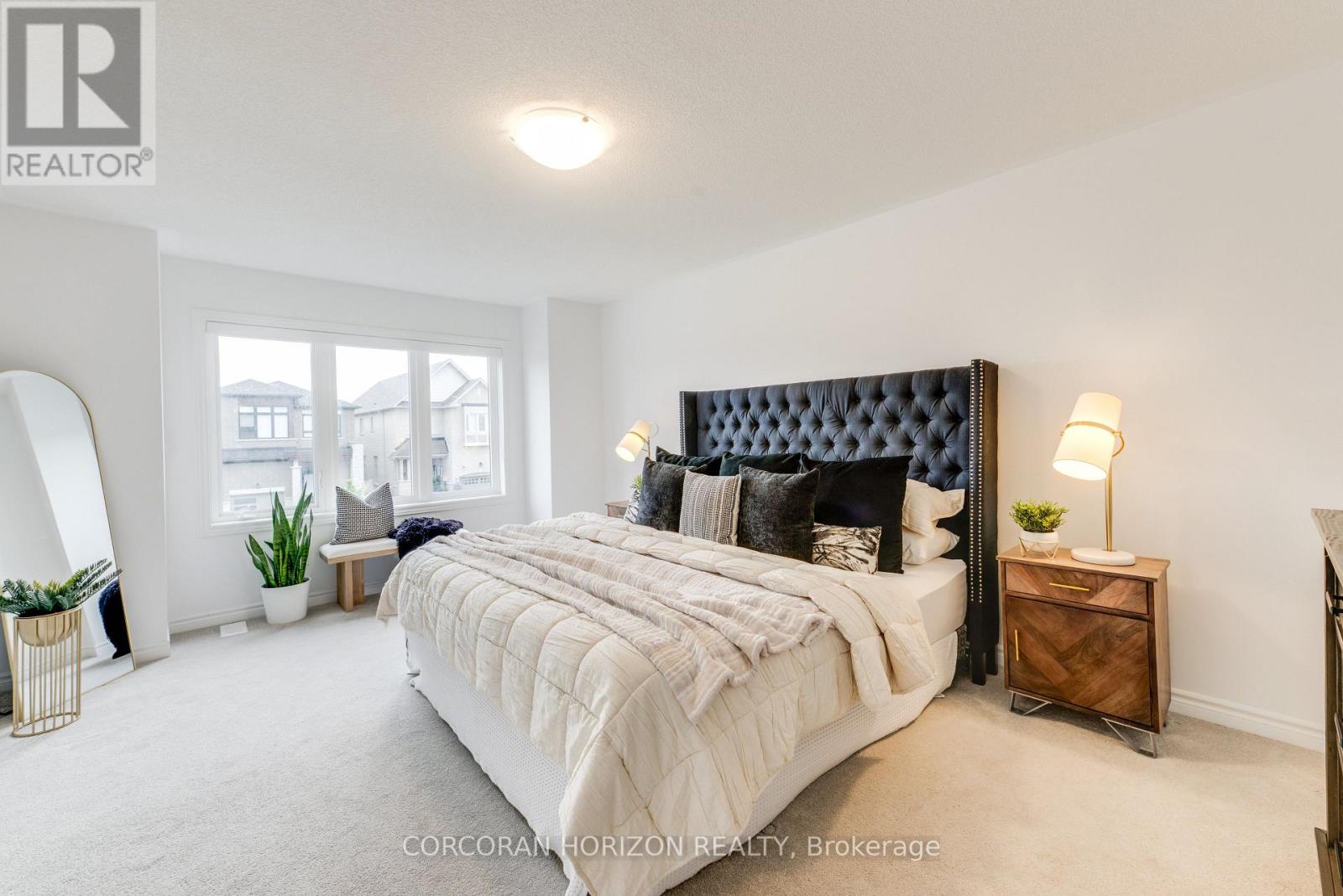 15 MOUNTAINSIDE CRESCENT - 27