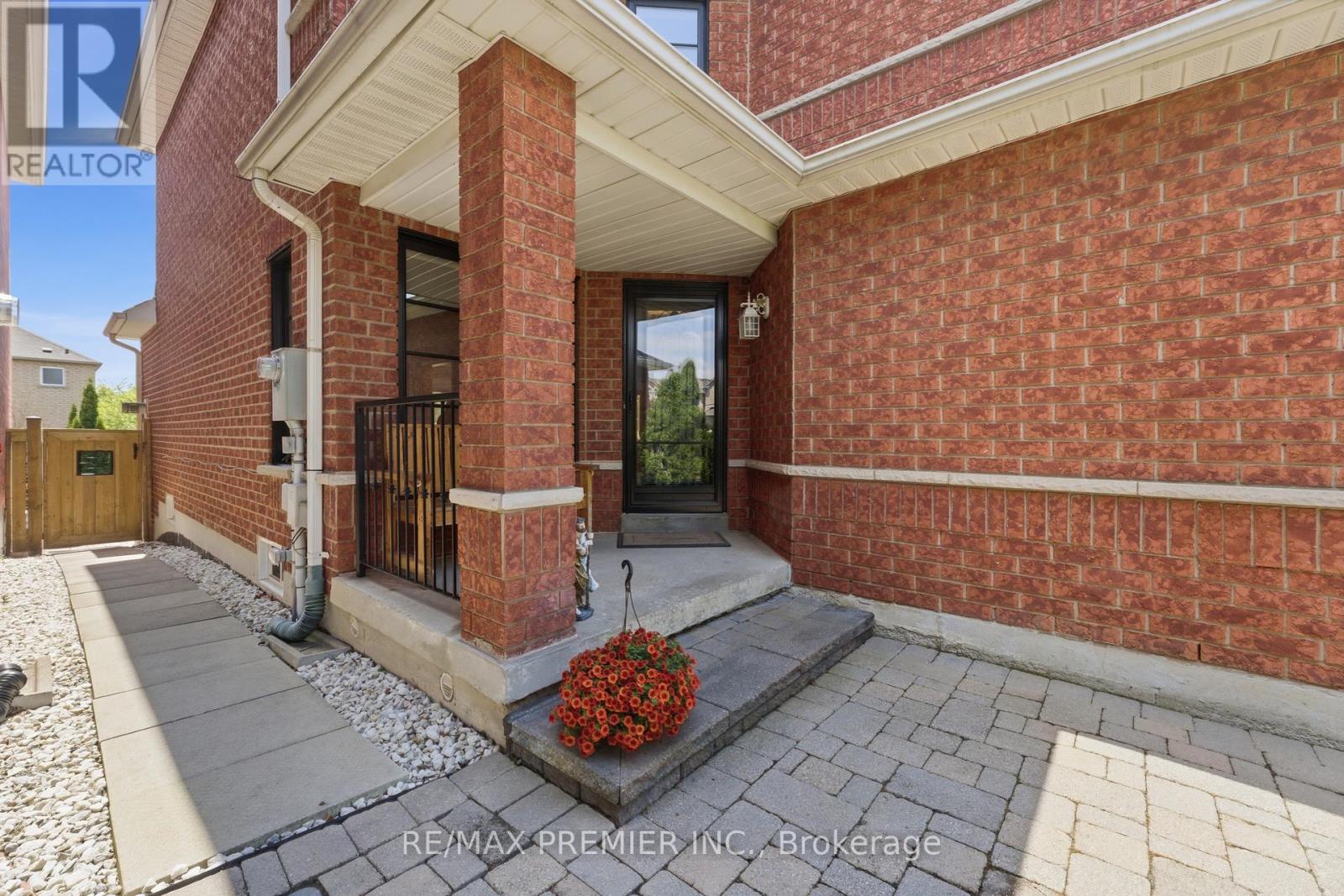 37 PRINCETON GATE - 3