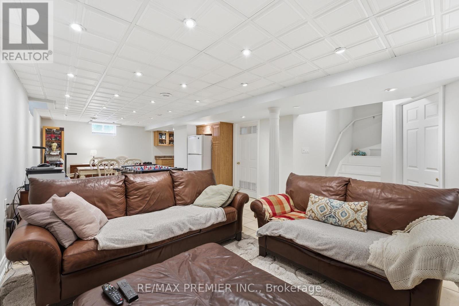 37 PRINCETON GATE - 30