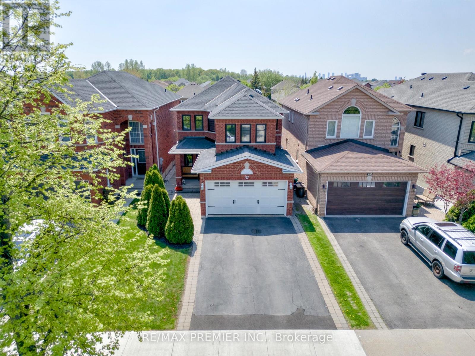 37 PRINCETON GATE - 35