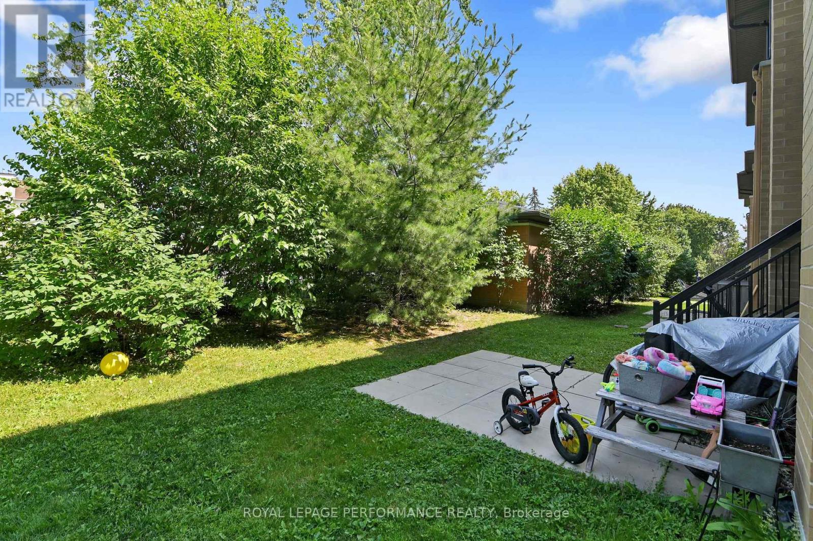 24 BERGERON PRIVATE - 32