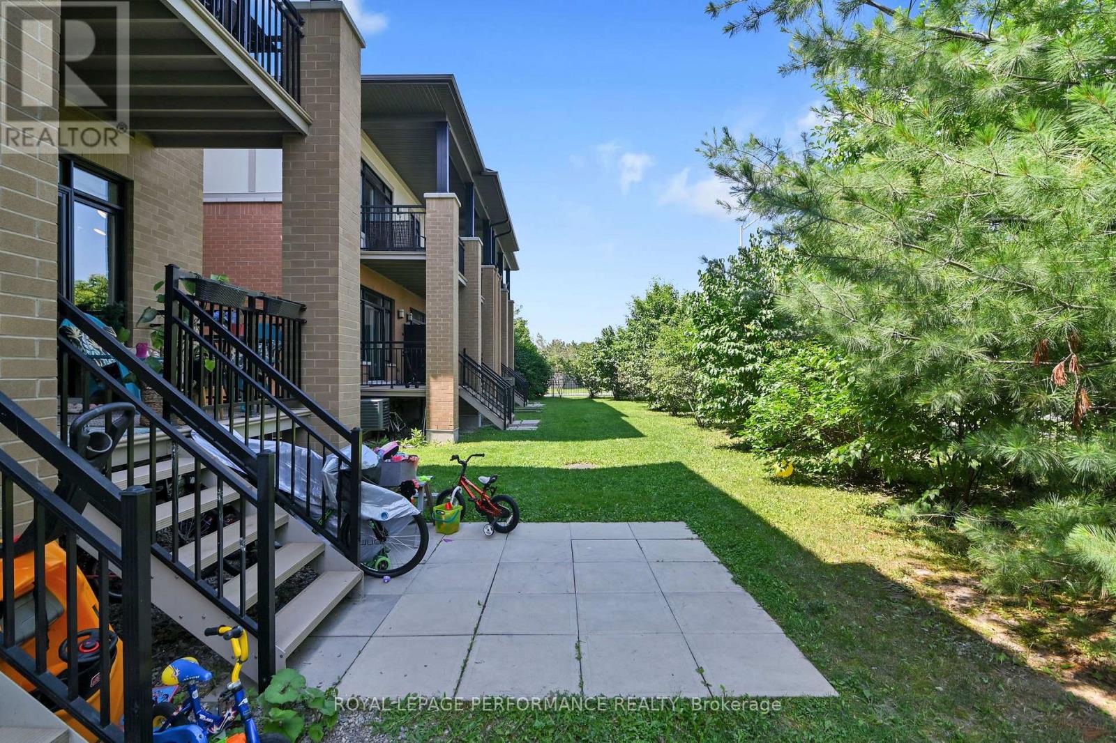 24 BERGERON PRIVATE - 33