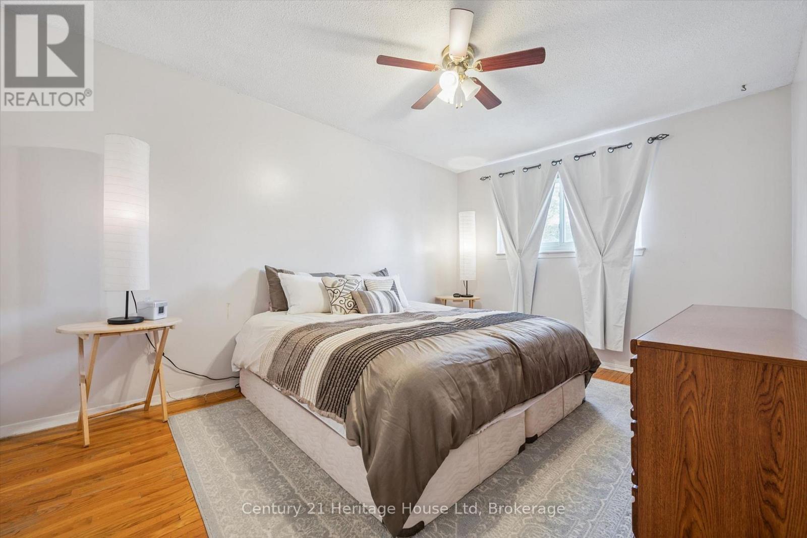 201 SILVERCREEK 15 PARKWAY N - 15