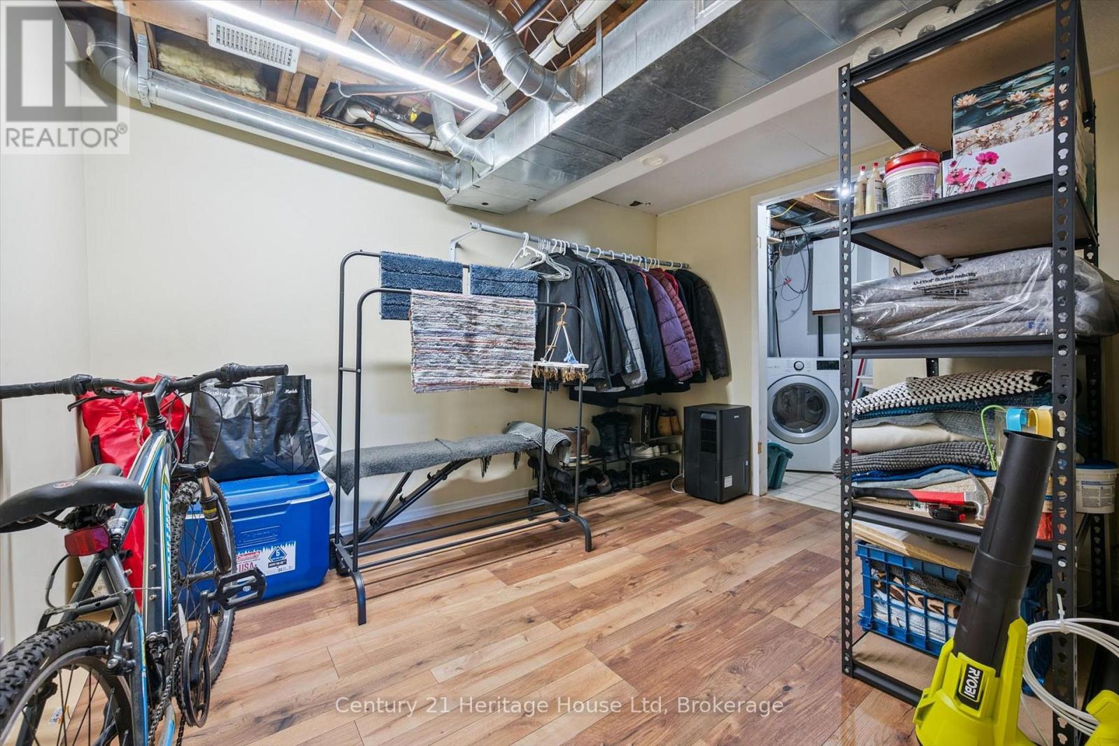201 SILVERCREEK 15 PARKWAY N - 18