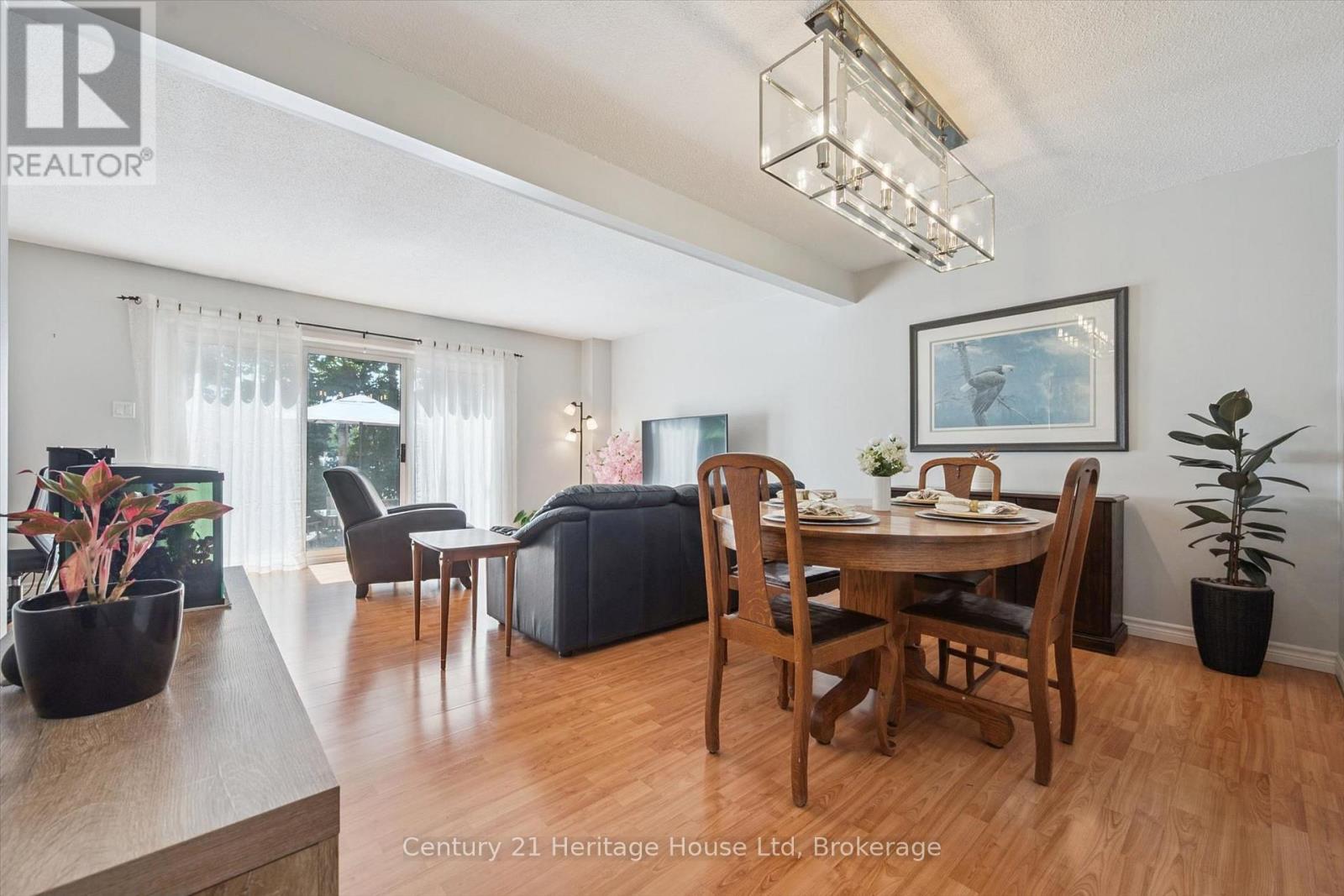 201 SILVERCREEK 15 PARKWAY N - 3
