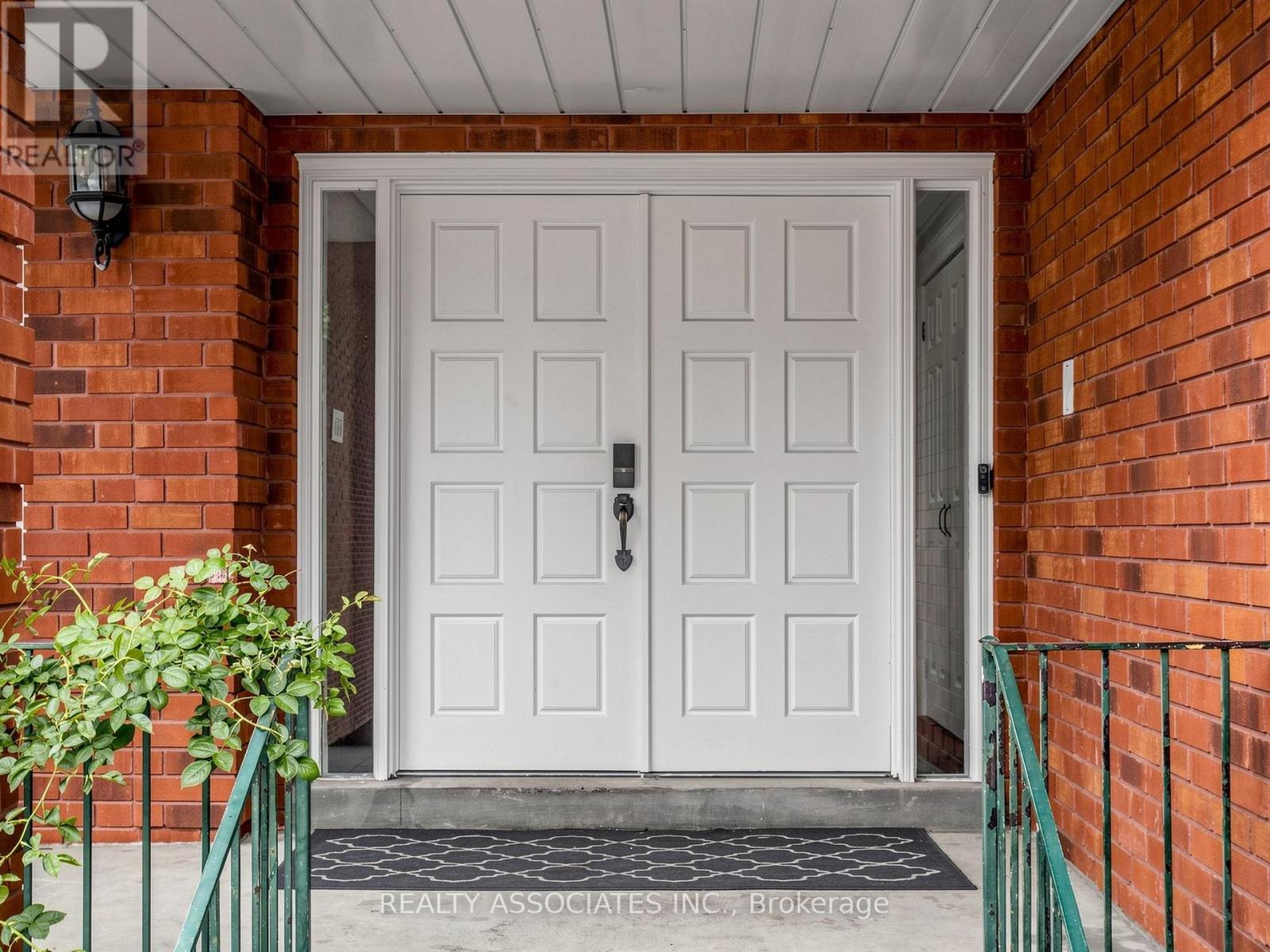 96 ZINNIA PLACE S - 2