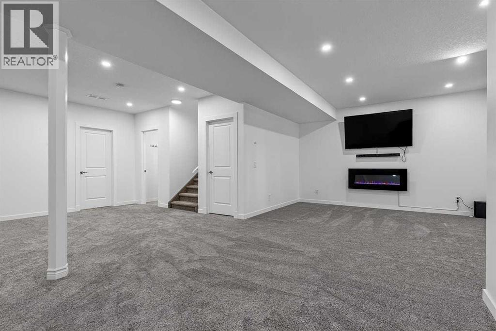 35 Copperleaf Crescent SE - 34