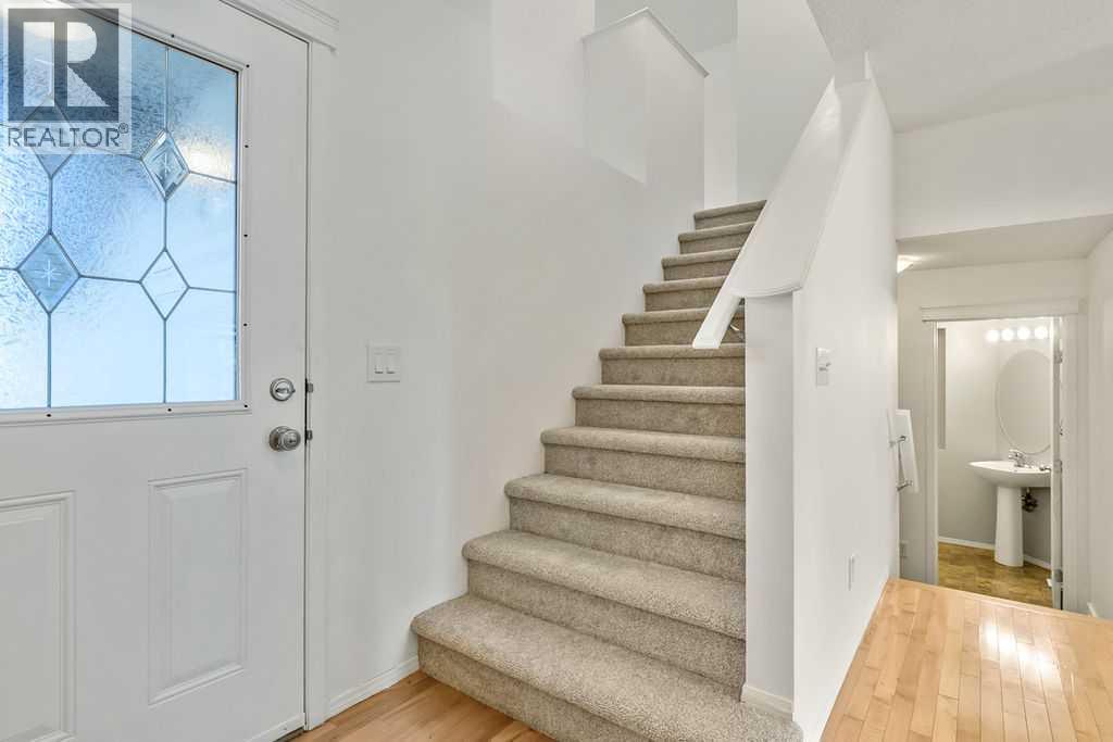 280 Panora Close NW - 17