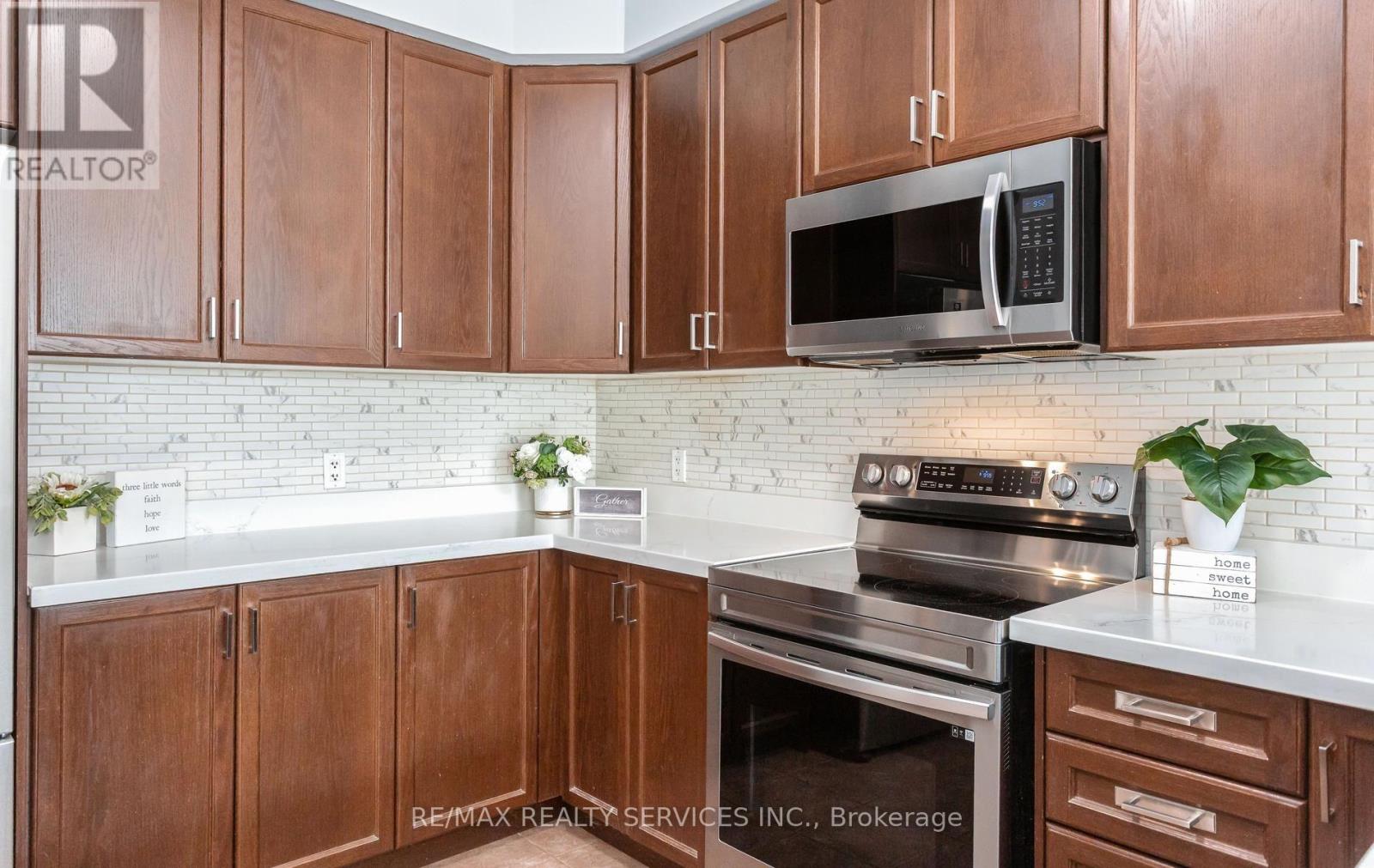 #90 651 FARMSTEAD DRIVE - 15