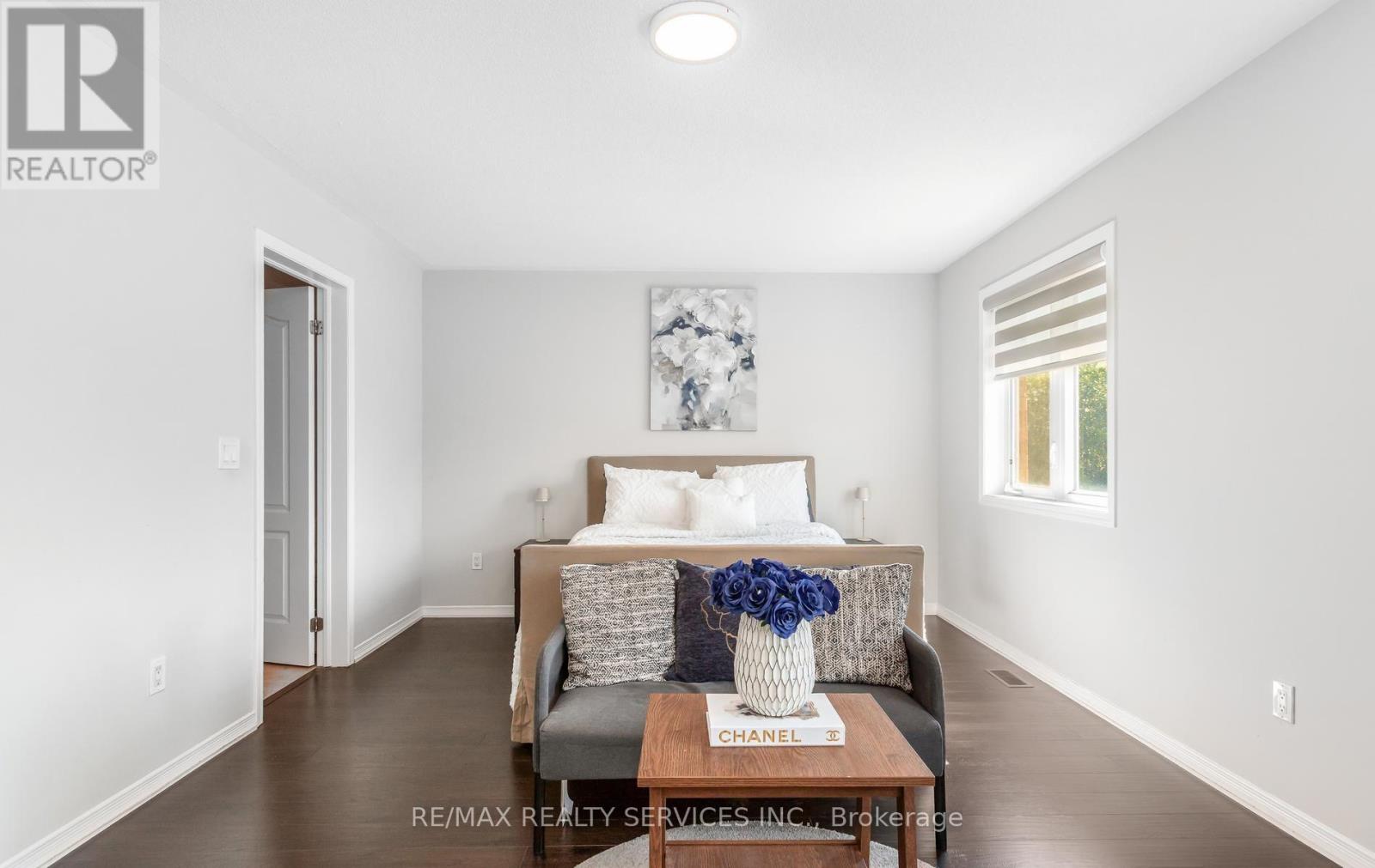 #90 651 FARMSTEAD DRIVE - 22