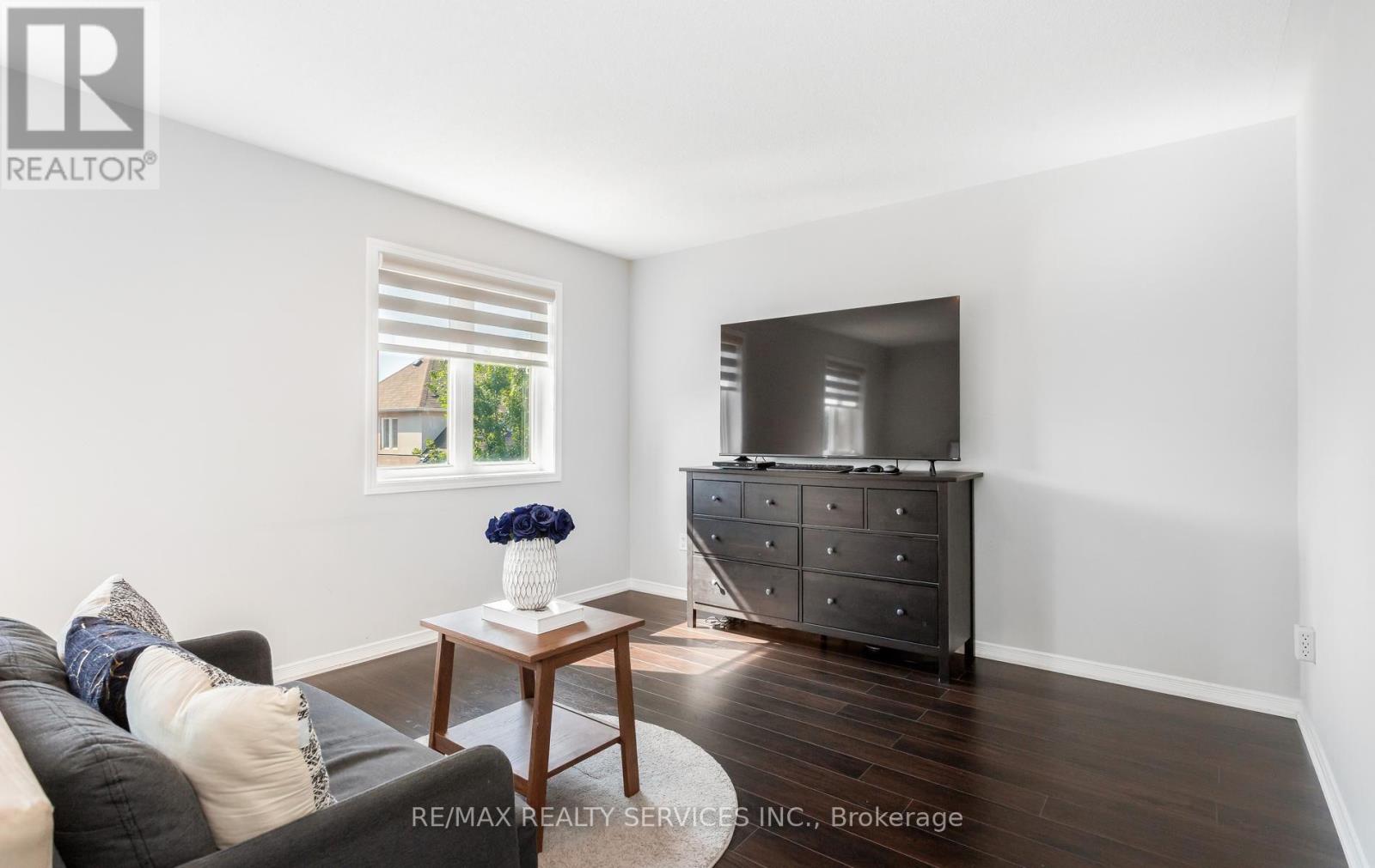 #90 651 FARMSTEAD DRIVE - 24