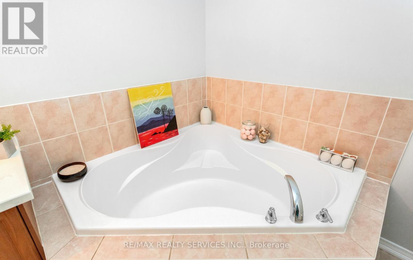 #90 651 FARMSTEAD DRIVE - 26