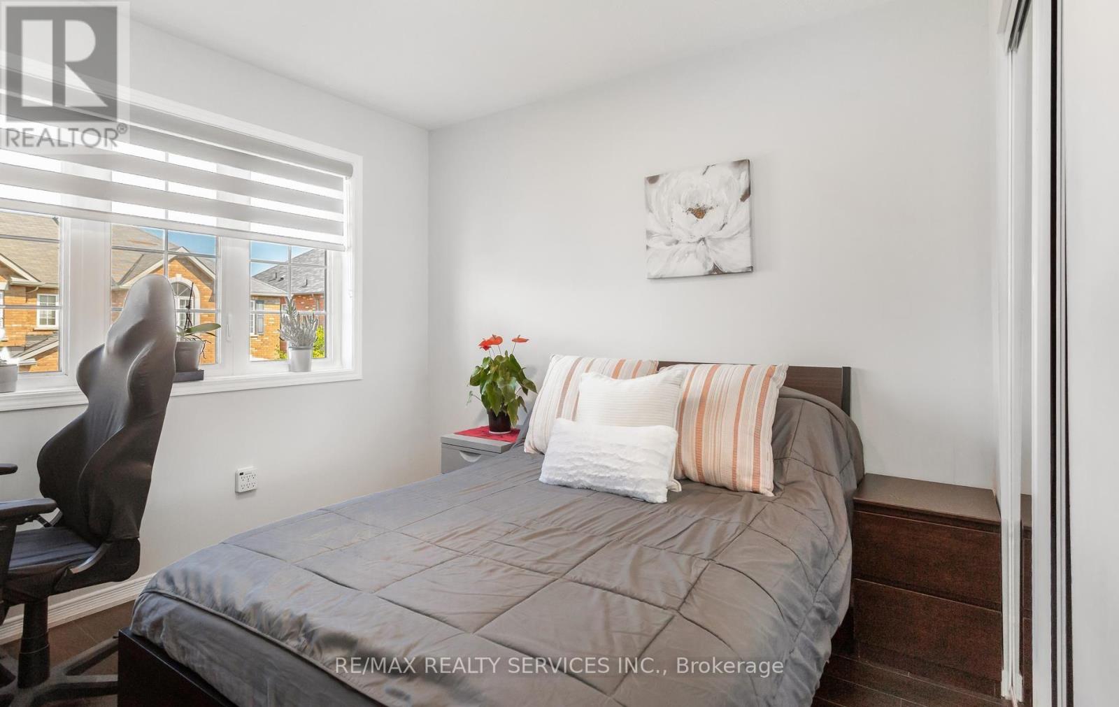 #90 651 FARMSTEAD DRIVE - 30