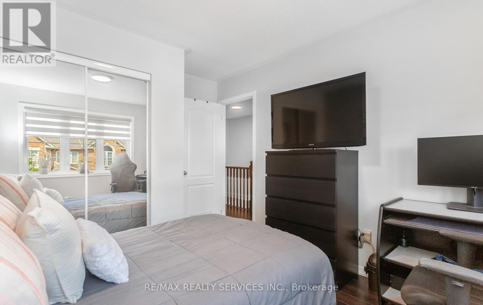 #90 651 FARMSTEAD DRIVE - 31