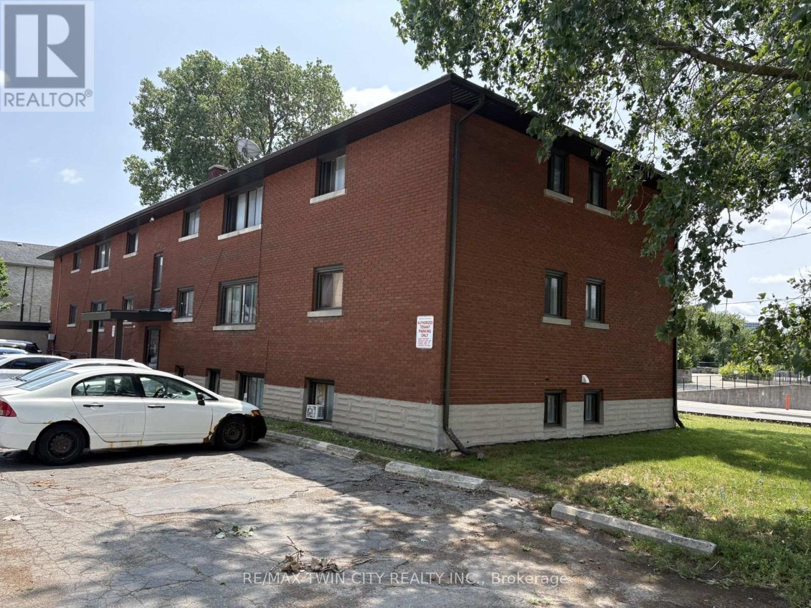 368 WEBER STREET W - 5