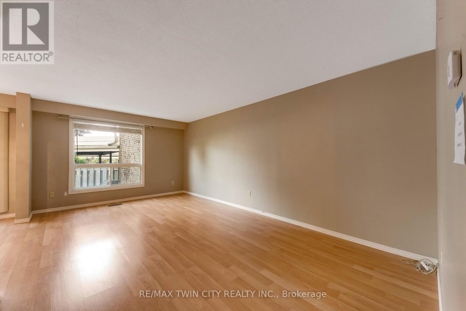 #23 415 MORGAN AVENUE - Image 10