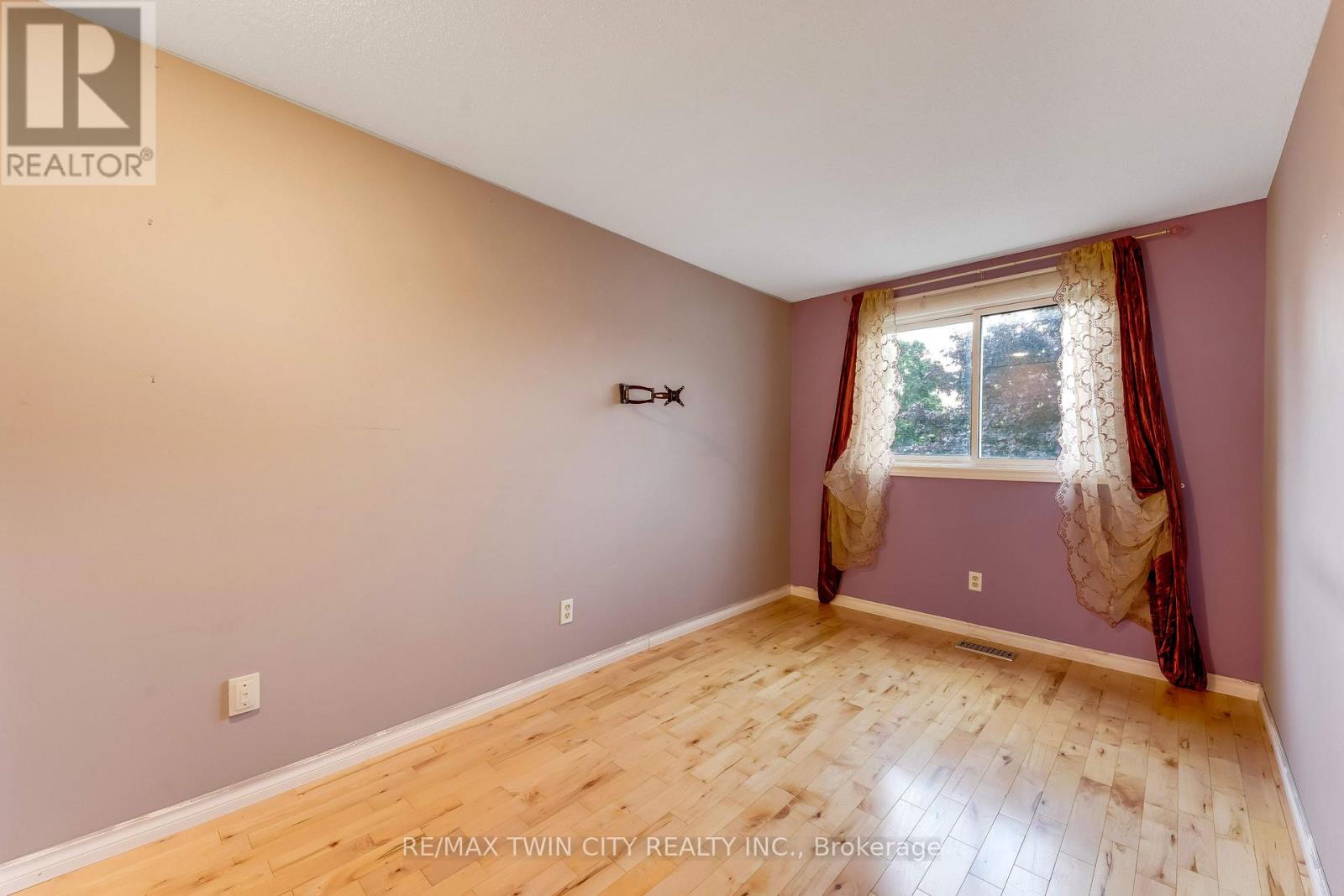 #23 415 MORGAN AVENUE - Image 22