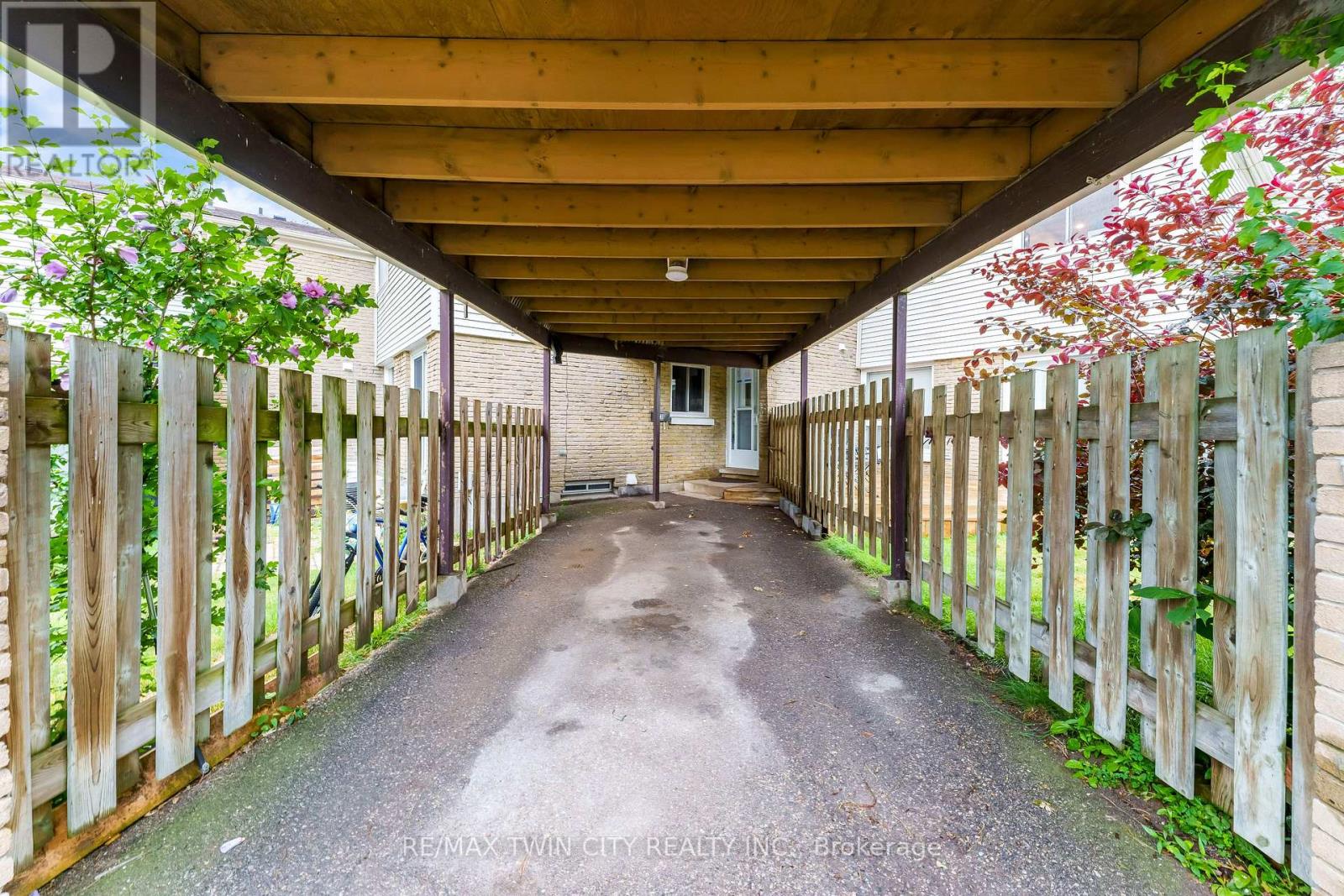 #23 415 MORGAN AVENUE - Image 27